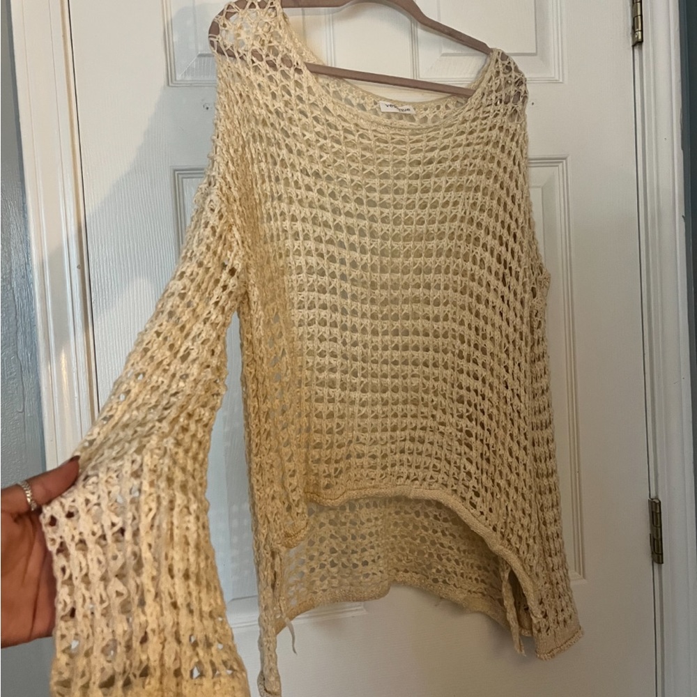 Long sleeve cute holed sweater